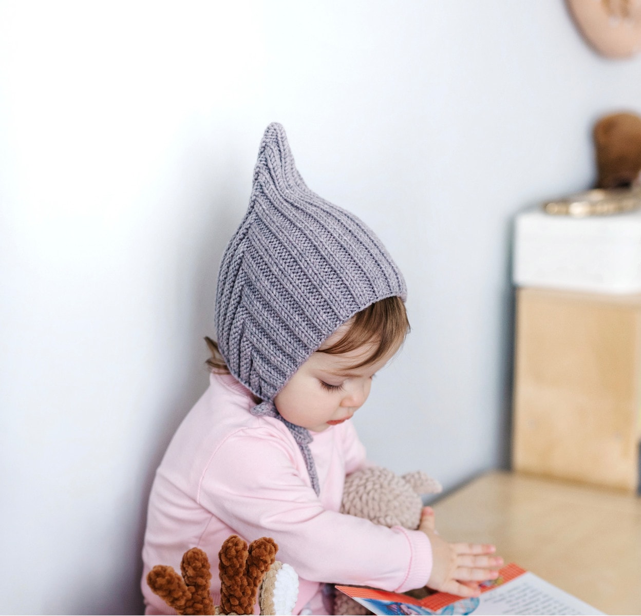 Как связать детскую шапку ушанку