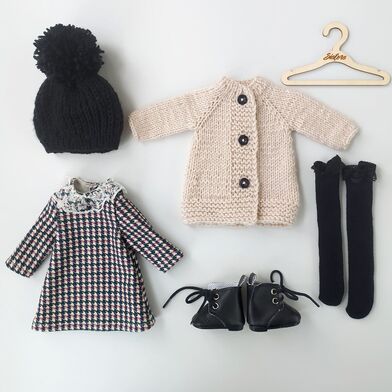 Комплект одежды для куклы  "Зимние каникулы"