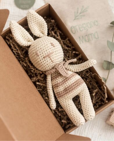 Подарок на рождение ребенка, на выписку из роддома, игрушка погремушка из органического хлопка зайчик в бежевом