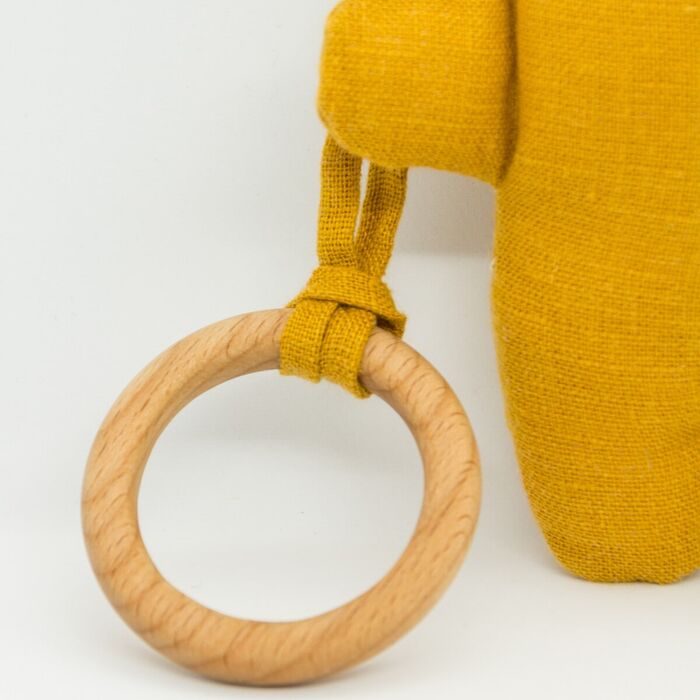 Мягкая игрушка собачка из льна с кукурузным наполнителем, на деревянном колечке